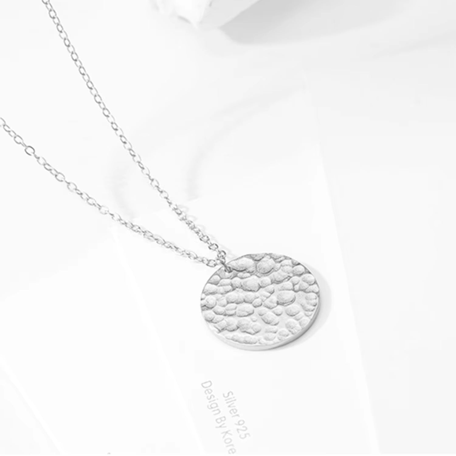 Modern European 316L Stainless Steel 15MM Hammered Disc Necklace for Women in Gold