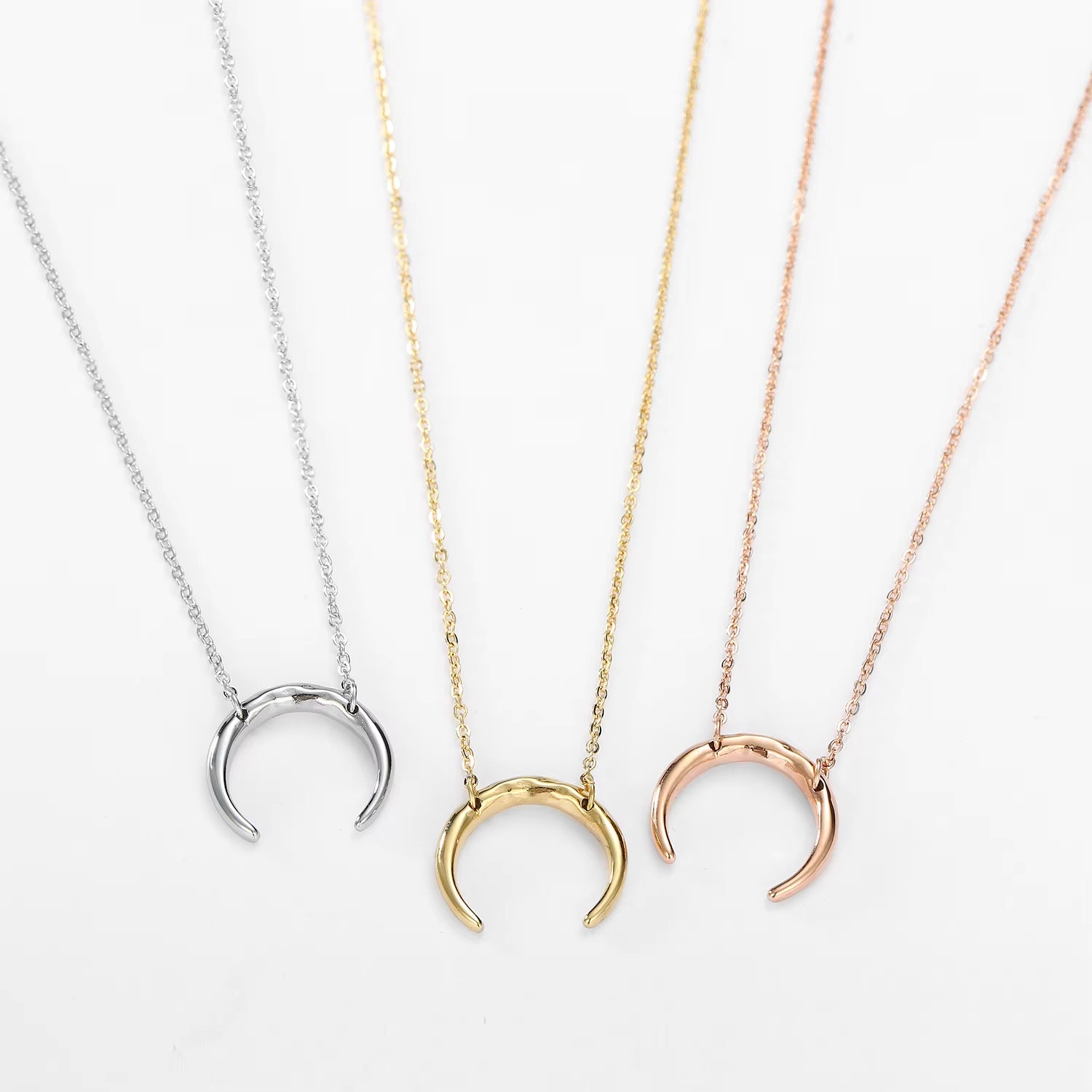 Emanco Elegant 316 Stainless Steel European Design Gold Women's Moon Crescent U-Shaped Pendant Necklace