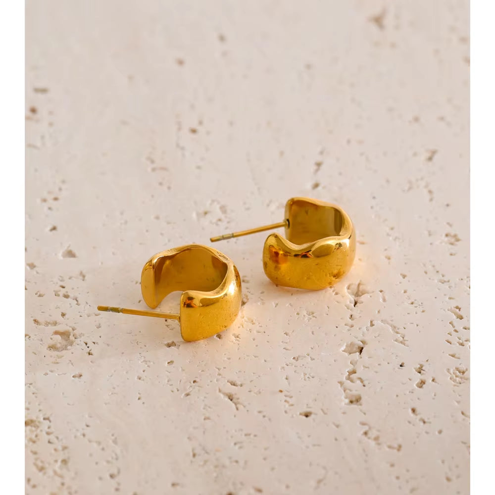 JINYOU 1060 Waterproof Stainless Steel Minimalist 18K Gold Plated Smooth Hoop Earrings for Everyday Wear