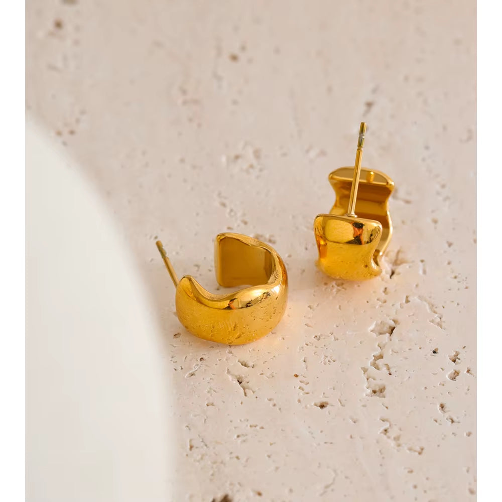 JINYOU 1060 Waterproof Stainless Steel Minimalist 18K Gold Plated Smooth Hoop Earrings for Everyday Wear