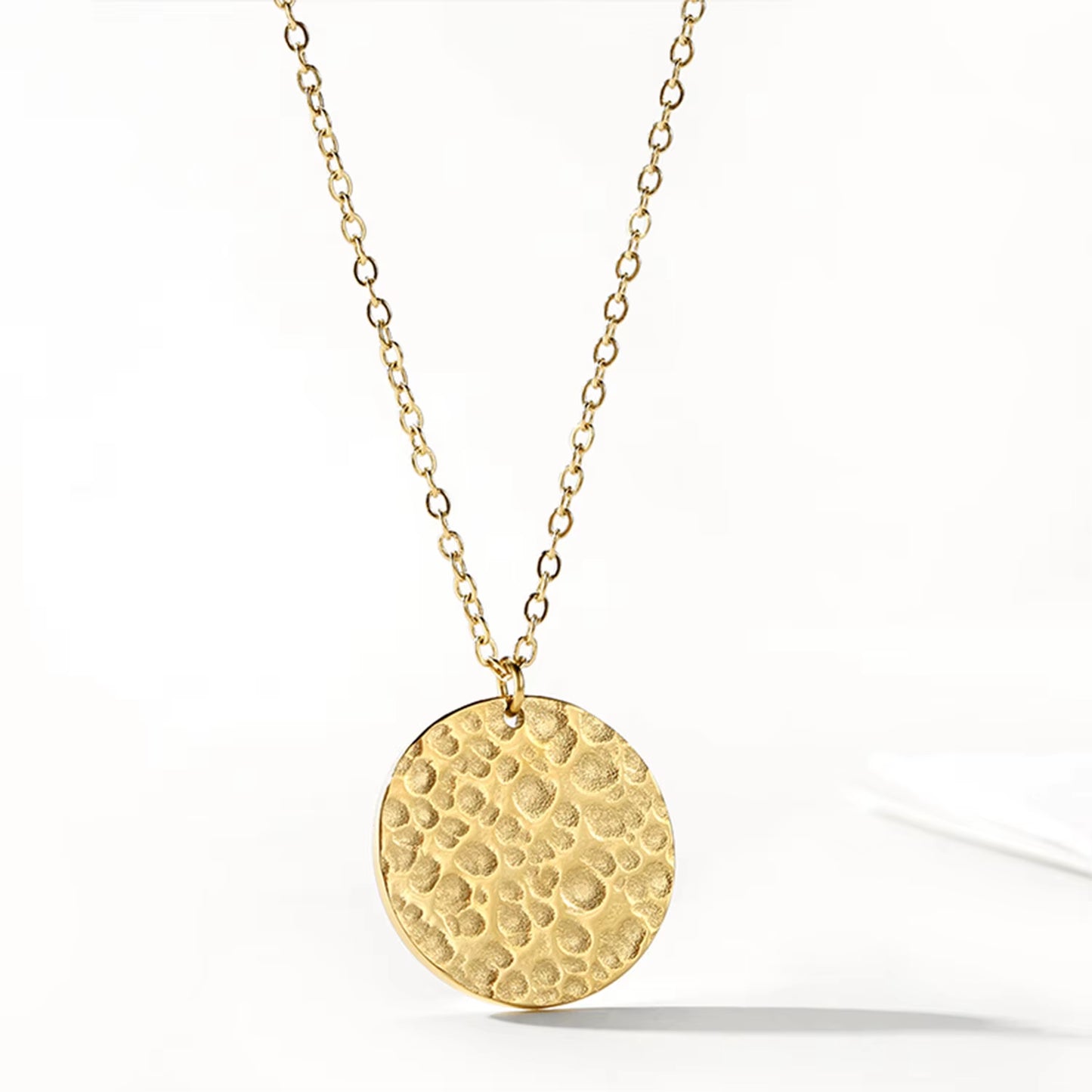Modern European 316L Stainless Steel 15MM Hammered Disc Necklace for Women in Gold