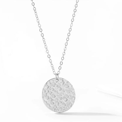 Modern European 316L Stainless Steel 15MM Hammered Disc Necklace for Women in Gold